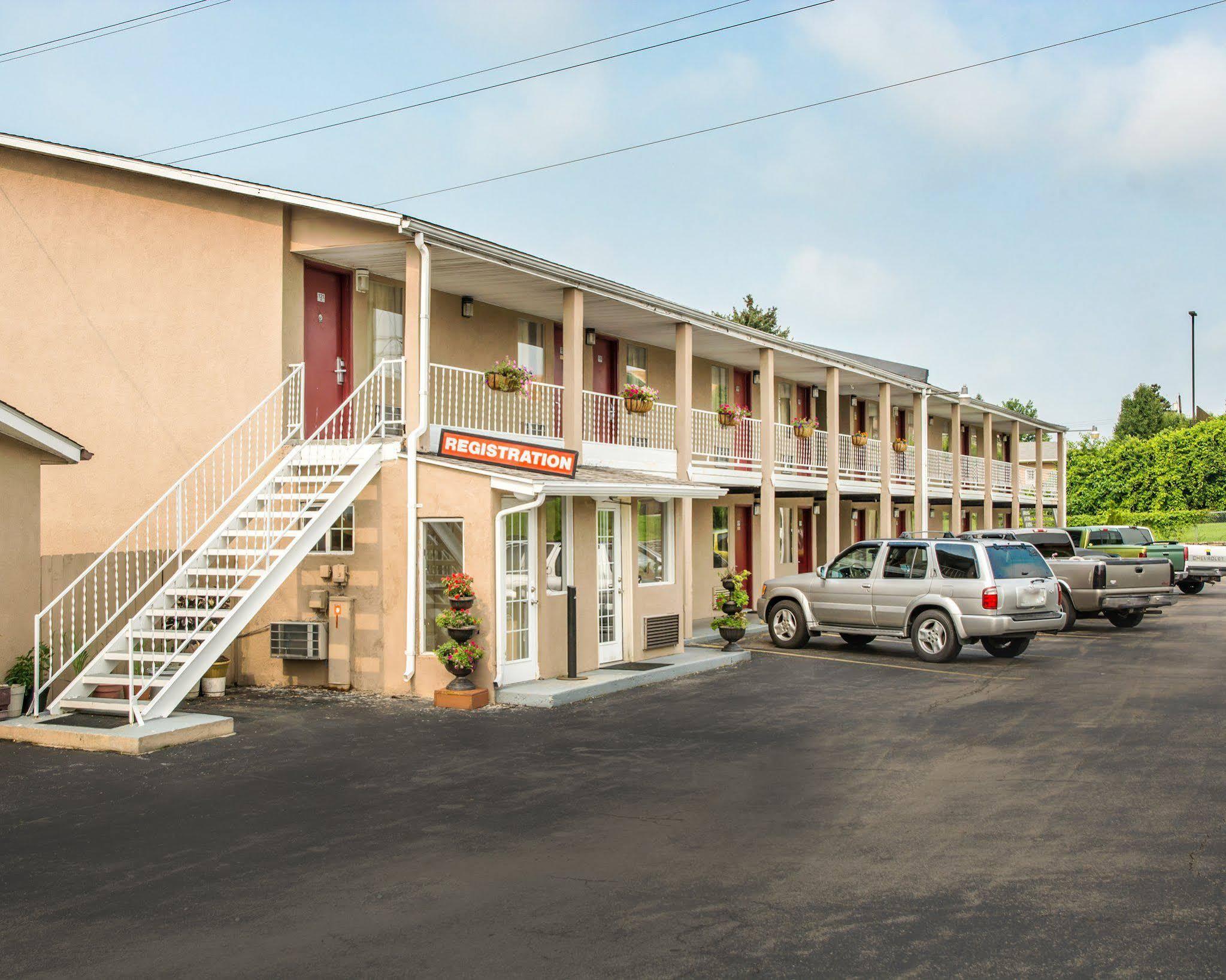 Econo Lodge Franklin Exterior photo