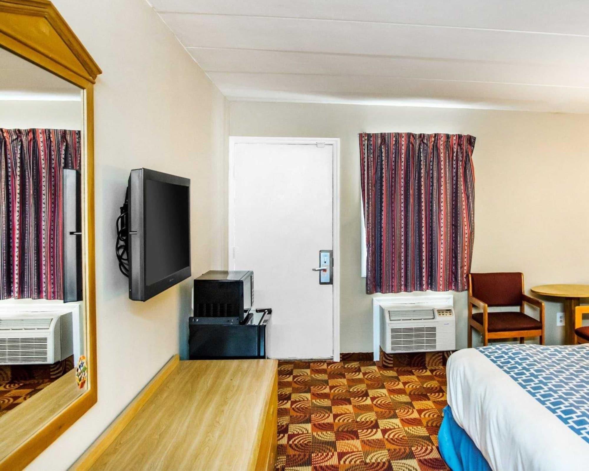 Econo Lodge Franklin Exterior photo